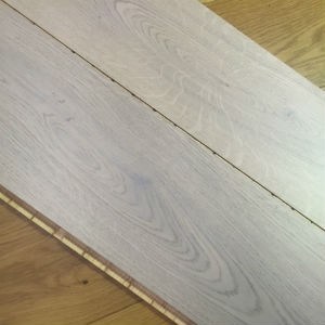 parquet-rovere-1-strip-verniciato-opaco-bianco-ambientazione_300x3001